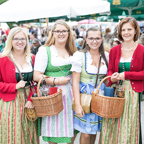 Mädls am Bauernmarkt 2017 in Harmanschlag Mädls am Bauernmarkt 2017 in Harmanschlag
